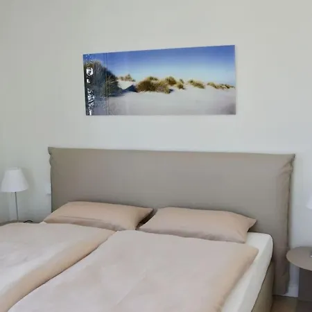 Sandpiper Vogue Binz